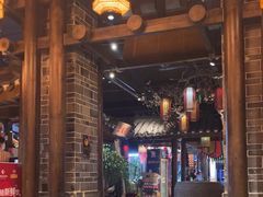 -帅巴人舅母子腊蹄民俗村