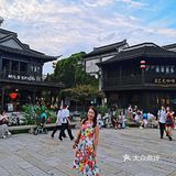 老街小巷，不禁疑惑着自己是否穿越而来