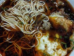 辣肉面+荷包蛋-潘国仙耳光馄饨(黄家阙路店)