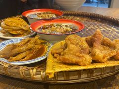 -爆炸头阿姨小四川正宗川味小吃(无任何分店)