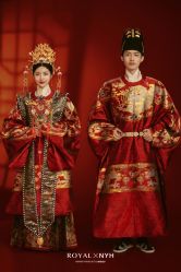点击看大图 -挪娅婚纱摄影皇家会所