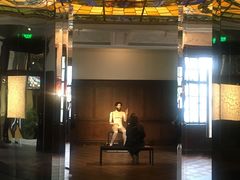 -Nathalie Djurberg与Hans Berg“牛皮纸包裹的月亮”-Prada荣宅当季展览