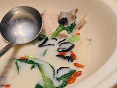 -泉畔人家·老济南经典鲁菜(大明湖店)