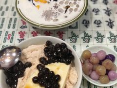 芋圆桃胶鲜奶-堂屋糖水店(愚园店)