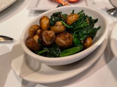 炒菠菜蘑菇-MORTON'S 莫尔顿牛排坊(北京丽晶酒店)