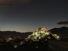 -平措康桑·和牛自助观景餐厅(布达拉宫店)