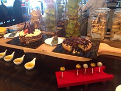 -圣丰索菲特·2 On 988 Café 自助餐厅