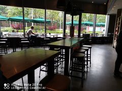 靠窗位-星巴克(东莞莞城万科中心店)
