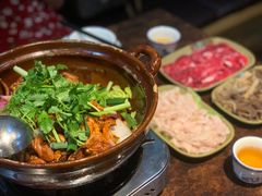 -胡须佬鸡煲四季火锅(海雅缤纷城店)