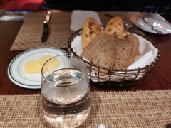 餐前包-Wolfgang’s Steakhouse 沃夫冈牛排馆(上海白玉兰广场店)