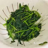 菠菜拌蛋丝   · 食材清单 ·  菠菜适量
