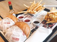 -The Habit Burger Grill 哈比特汉堡(复兴soho店)
