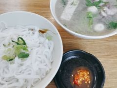 手工牛肉丸汤粿条-潮里屯(唯品同创汇店)