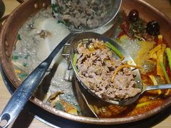 -洱火云南酸菜牛肉火锅(石景山当代商城店)