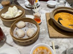 -香港百合居(LCM置汇旭辉广场店)