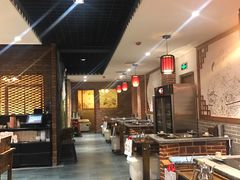 大堂-疯狂的筷子老灶九宫格火锅