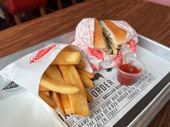 蘑菇牛肉汉堡-FATBURGER 特富客汉堡(外交公寓店)
