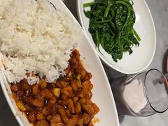 -渝信川菜 · 川味家常菜(财富购物中心店)