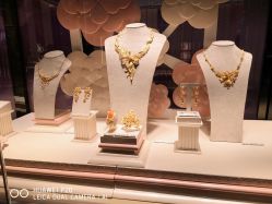 -周大福CHOW TAI FOOK(欧亚卖场店)