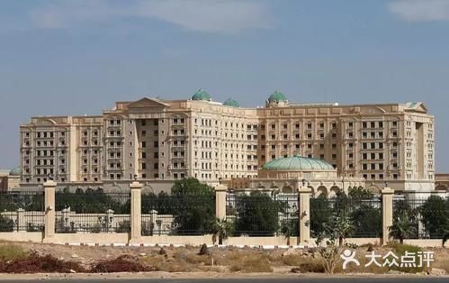 伦敦丽思卡尔顿酒店“万众数目”