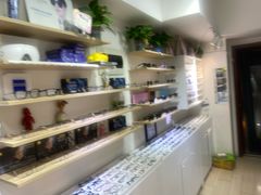 -天空之镜眼镜店蔡司依视路授权店(天通苑店)