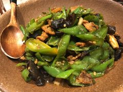 郑哥小炒肉-丹江口渔村·湘味厨房(桃园店)