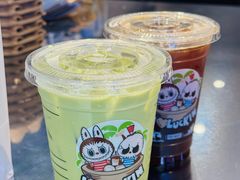 冰美式-瑞幸咖啡(田贝地铁站D出入口店)