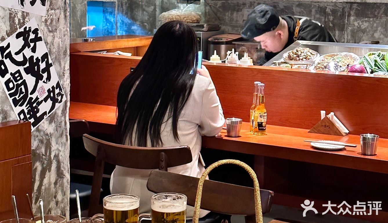 青岛小酒馆,好爱这种氛围松弛感…