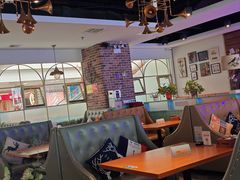 -豪客嘉族·麦尼顿西餐厅(乐福天下店)