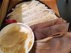 -左庭右院鲜牛肉火锅(浦江欢乐颂店)