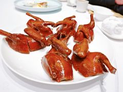 招牌玻璃皮乳鸽-北京厨房(SKP店)