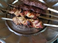 -烤肉小伙烤肉店