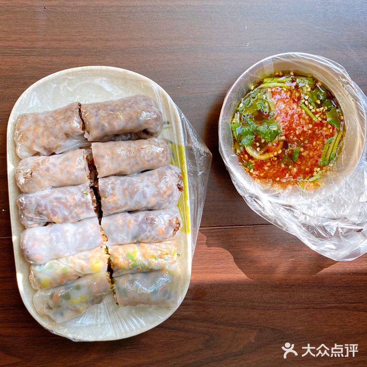 昆明必吃越南小卷粉:12元吃到扶墙