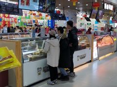 -周黑鸭(郑州中原区华山路中原万达沃尔玛店)