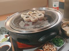 -围炉肉舍•炭烤活鳗•丹东海鲜烤肉(步行街店)