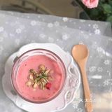 少女心爆棚的草莓酸奶🍓
