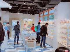 -85度C(生甜甜圈研究工坊·上海平凉店)
