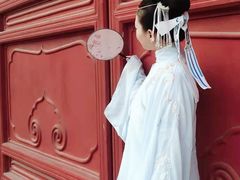 -翩若国风汉服体验馆