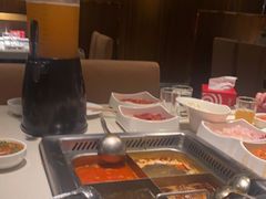 -海底捞火锅鲜切牛肉主题店(长寿路店)