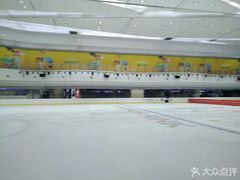 -冠军冰场CHAMPION RINK(环球银泰城店)