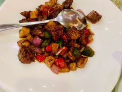 菌菇黑椒牛仔粒-江南村酒家