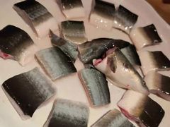 刚宰切的鳗鱼-味家烤肉烤鳗鱼牛排(西塔旗舰店)