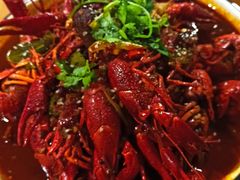 -虾弄弄海派小龙虾·牛羊蝎子火锅