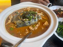 -鱼鲜饭香·招牌汽锅剁椒鱼头王