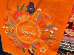 -VENCHI 闻绮(上海佛罗伦萨小镇店)