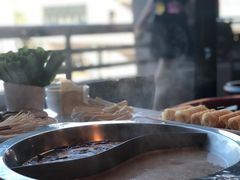 -DaLongYi Hot Pot 大龙燚火锅