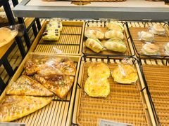 -顶东面包花园·生日蛋糕(世博店)