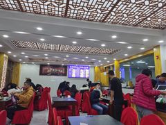 大堂-撒拉人家.酸菜牦牛肉火锅