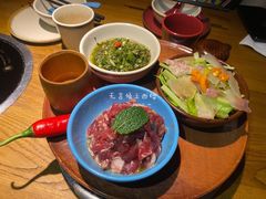 猫儿山的小黄牛-吃饭皇帝大土家民族菜(正大广场店)