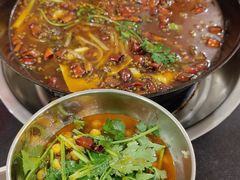 -鸿顺老铁锅美蛙鱼府(解放碑店)